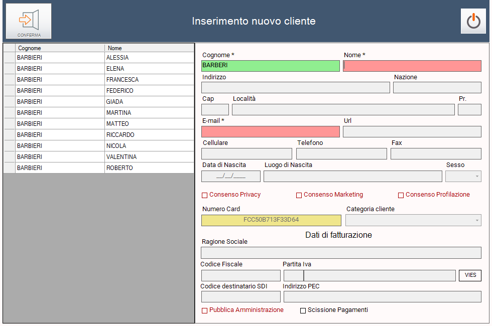 Inserimento di un nuovo cliente nella cassa iKYBER: con il cognome scritto con un errore di battitura, a sinistra compaiono le anagrafiche simili già presenti